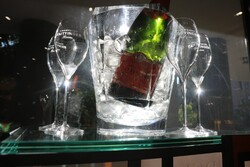 TAITTINGER Champagne Ajándékszett – Diamond Jégvederrel és Lehmann Kristálypoharakkal