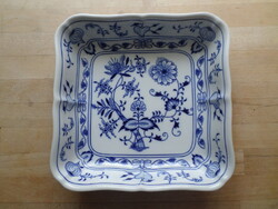 Régebbi hagymamintás porcelán szögletes tál 23 x 23 cm