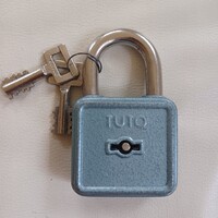 Lakat- TUTO ELZETT - Retro