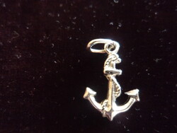 Horgony/tengerész motívumos ezüst medál