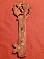 KÉZZEL KÉSZÜLT INDIAI TRÓPUSI FA KULCSTARTÓ RÉZ BERAKÁSSAL (G22)