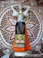 AQUINCUM BUDAPEST PORCELÁN NÉPVISELETES NŐ HIBÁTLAN GYÖ