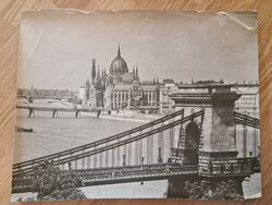 Régi eredeti fekete fehér budapesti fotó az Országházról Lánchíddal a Duna Budai oldali nézőpontból