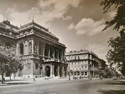 Régi eredeti fekete fehér budapesti fotó az Operaházról, Andrássy úti nézőpontból