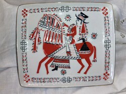 Hollóházi un. mestermunka, kézzel festett népi mintás lovast ábrázoló falikép