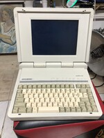 Nagyon régi, retro laptop/számítógép