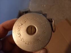 5 méteres fém mérőszalag feltekerhető