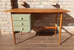 Felújított retro, mid century térbe állítható íróasztal