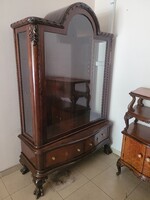 Antik vitrin