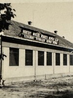 Fotók modellezésről két méretben.