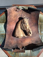 Vintage bör falikép aranyozott ló fejjel. Echte Goldauflage": Alkudható.