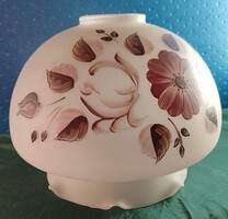 Fodros szélű, maratott, festett üveg lámpa búra. Kb. 0.25 kg, 14/17 cm