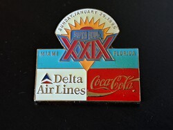 Delta Airlines zománcozott kitűző