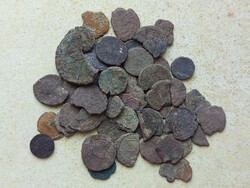 50 darab Római érme. Follis, Sestertius. 2-4. század. Tisztítandó