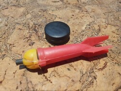 Retro ritka trafikos támadó levegő föld rakéta robbanóanyaggal dmsz társasjáték