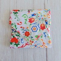 Újraszalvéta / színes indák és virágok