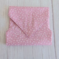 Újraszalvéta / rózsaszín - fehér apró virágok