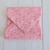 Újraszalvéta / rózsaszín indák és virágok