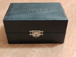 Singer doboz, varrógép kiegészítőkkel