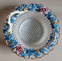 Antik, rácsos porcelán kosár a türingiai von Schierholz gyárból