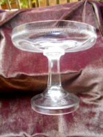 Antik talpas sütemény  vagy gyümölcsös üveg tál csiszolt díszítéssel, metszett szárral