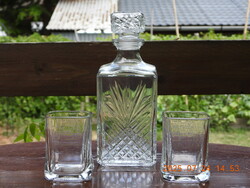 2 db whiskey-s üveg, 6 darab pohárral