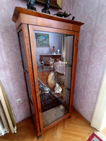 Bieder jellegű vitrin intarziás, jó állapotban