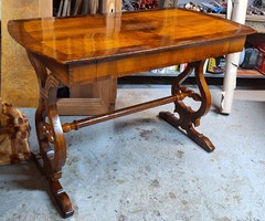 Biedermeier íróasztal