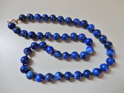 Lápisz Lazuli gyöngysor aranyozott kapoccsal