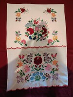 Kalocsai hímzett dísztörölköző