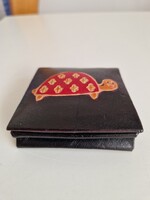 Hibátlan bőr pénztárca mérete 7x7x2cm főleg érméknek