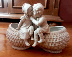 Antik Katzhütte Thuringia Hertwig &Co. 1914-1945 porcelán kosár gyerek pár figurával