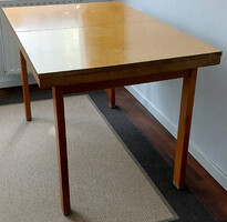 Retro, tömörfa szétnyitható, bővíthatő étkezőasztal, felújítandó, 180/130x80 cm, 1960 - 1970-es évek
