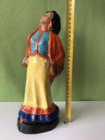 Nagyméretű Szécsi kerámia. Női alak csodaszép színű mázzal.