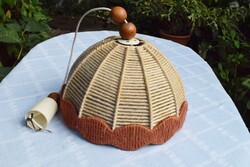 Retro függő lámpa , fonalból készült kosár , fém vázon 40 x 22 cm + 66 cm függő fa golyó díszekkel