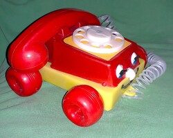 Nagyon szép trafikáru régi magyar kisipari csörgős gurulós játék plasztik telefon a képek szerint 2.