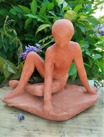 Kucs Béla jelzett kerámia fiú vitorlással