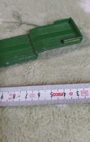 Tréler. Képek szerint..Hiányos. egy gumi nincs meg a kerékről.