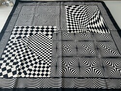 Victor Vasarely képelemekkel díszített fekete-fehér kendő, 88 x 85 cm