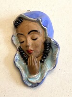NŐI FALIMASZK, JELZETT KOLOZSVÁRI KERÁMIA FESTETT ART DECO FALIDÍSZ 13 CM