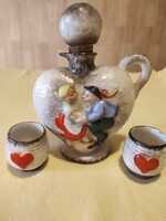 Goebel, jelzett kiöntö, pálinkás (butykos) dugóval, 2 pohárral.