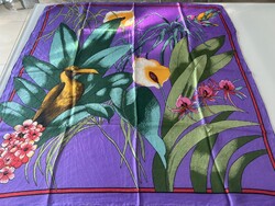 Nagyon finom selyemkendő egzotikus virágokkal és madarakkal, 85 x 80 cm