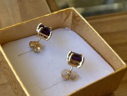 Új, 14 karátos, sárga arany fülbevaló ametiszttel