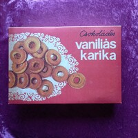 Csokoládés vaníliás karika doboz 26 x 17,5 x 5 cm