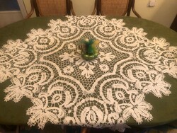 SZÉP RÉGI VERTCSIPKE TERÍTŐ 104 X 104 cm (kisebb hibákkal és javításokkal)