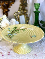 Antik Körmöcbányai majolika talpas tál, kínáló, asztalözép, vaníliasárga színben