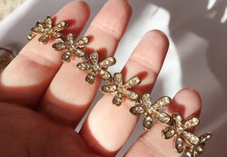 Arany színű köves virágos karkötő karlánc női