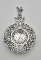 Ezüst (833) antik teaszűrő, különleges díszítéssel