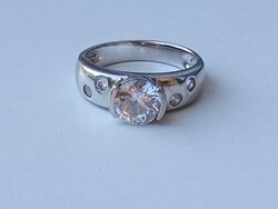 Női köves ezüst gyűrű (16mm)