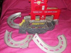 2011. MATTEL MATCHBOX PÁLYA játék szett asztalra szerelhető a képen látható állapotban